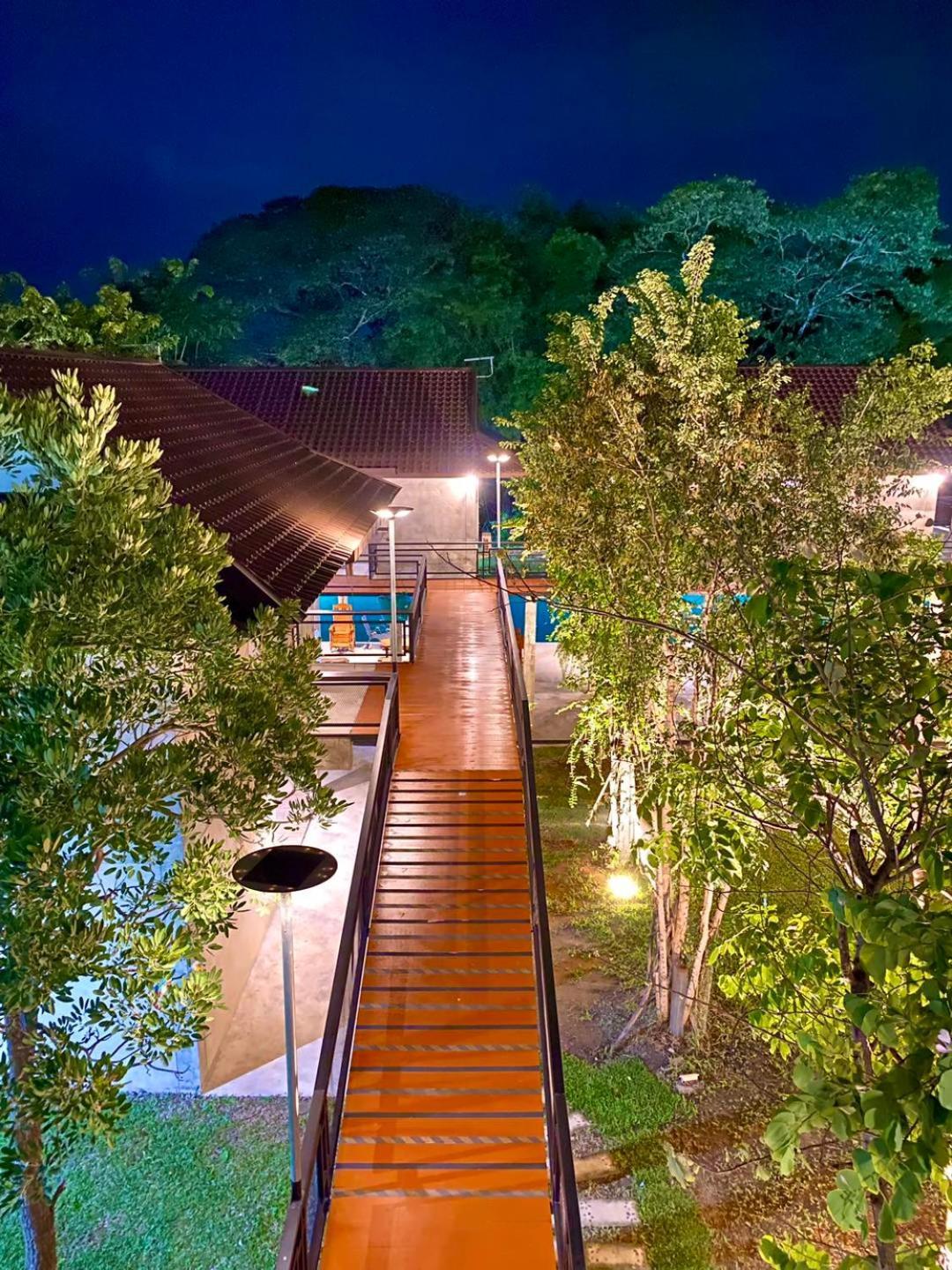 บ้านต้นไม้โฮมสเตย์อุทัยธานี Exterior foto